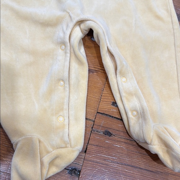 Talbots Kids Vintage Yellow Footed One Piece Pajamas Unisex Velour Size 9 months - Picture 5 of 7